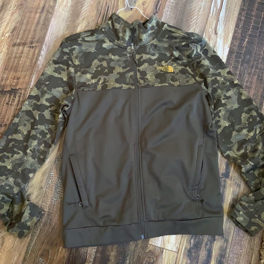 North face camo men’s small Jacket